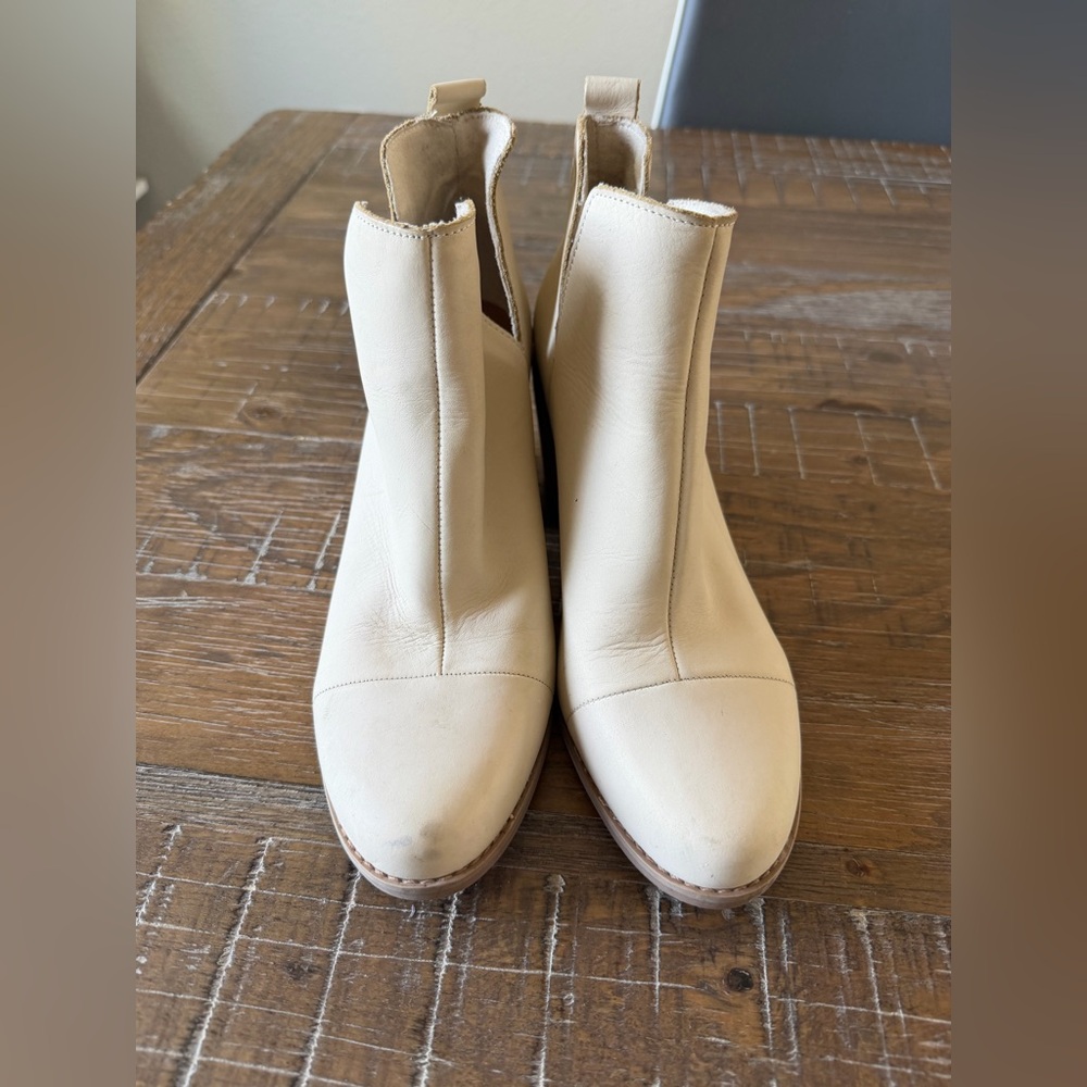 Toms Cream Ankle Heeled Chic Neutral Booties Like New Festival